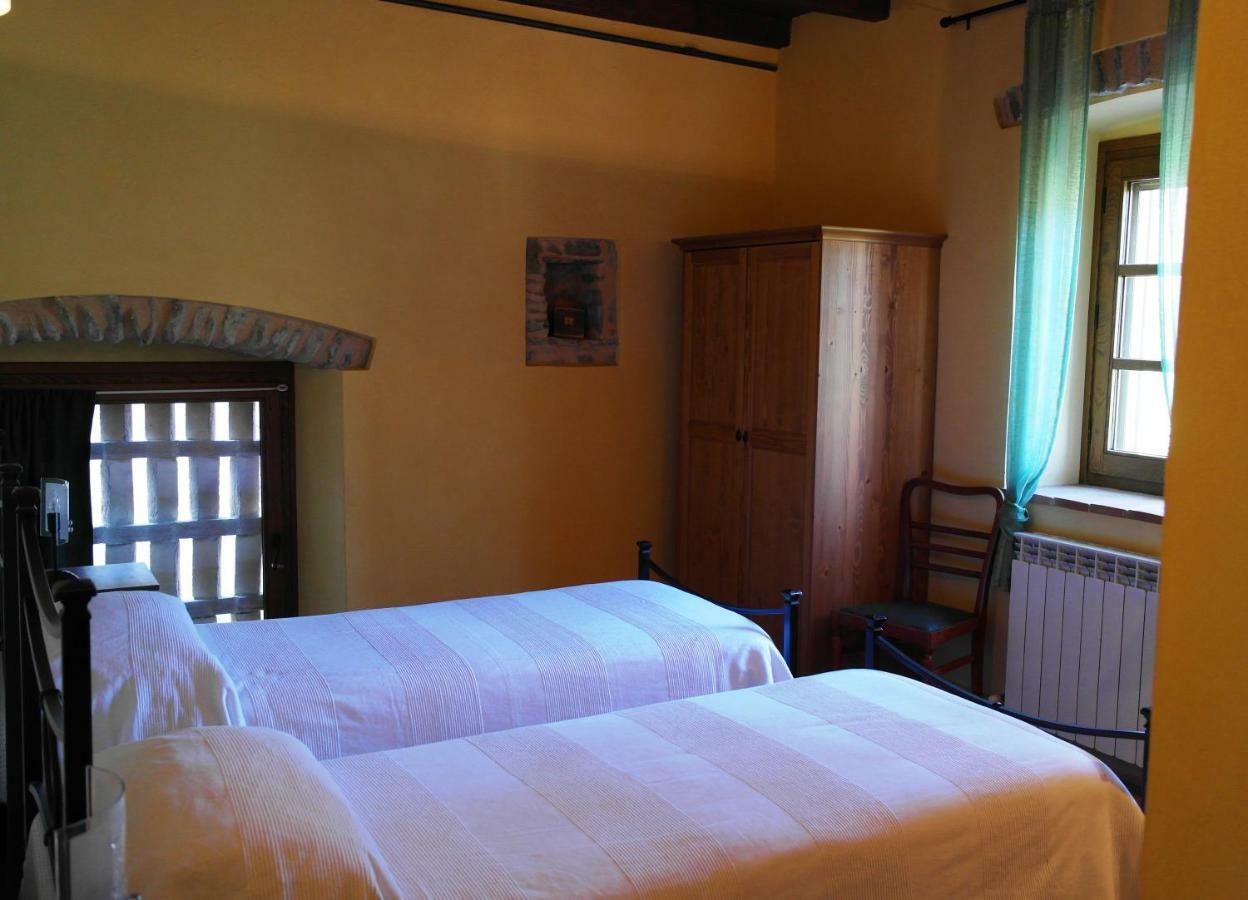 Ai Chiosi Affittacamere Pontremoli Exterior photo