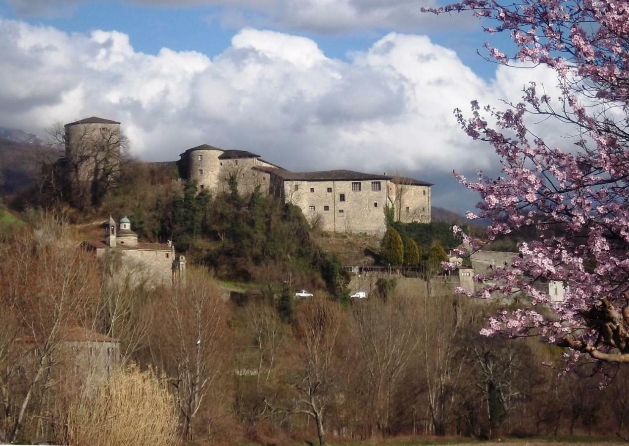 Ai Chiosi Affittacamere Pontremoli Exterior photo